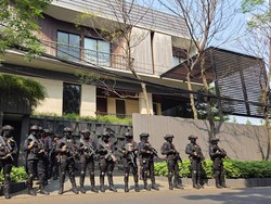 KPK Geledah Rumah Silmy Karim di Brawijaya Jaksel