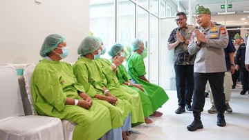 Kolaborasi Kemanusiaan, Polda Riau Bantu 310 Warga Operasi Katarak Gratis