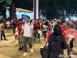Video GBK Diserbu Suporter untuk Dukung Timnas Indonesia Vs Oman
