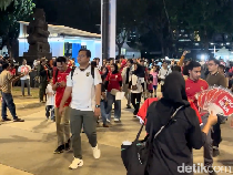 Video GBK Diserbu Suporter untuk Dukung Timnas Indonesia Vs Oman