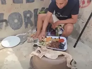 Viral YouTuber Diduga Masak Bangkai Anjing, Aksinya Tuai Kecaman