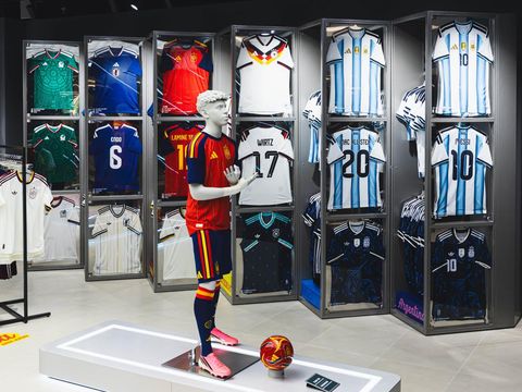 adidas home of football adidas home of football di PIM 3.