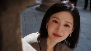 Kim Ji Won Tampil dengan Rambut Bob di Milan, Gayanya Auto Bikin Pangling