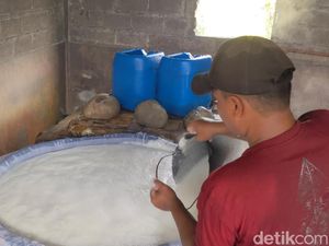 Harga Kedelai Melejit, Perajin Tahu Tulungagung Menjerit