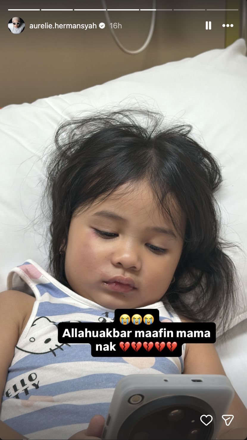 Azzura anak Aurel dan Atta Halilintar jatuh dari ketinggian.