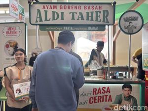 Video: Review Ayam Goreng Basah Aldi Taher, Enak atau Cuma Modal Viral?