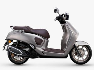 Potret Skutik Retro Terbaru Honda yang Punya Radar dan Dashcam