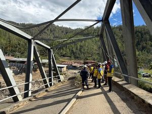 Satgas PRR Kawal Pemulihan Jalan dan Jembatan di 3 Provinsi Sumatra