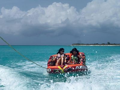 Eksotis Tiada Dua, Potret Kylie Jenner Healing di Kepulauan Turks dan Caicos