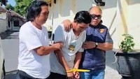 Suami Bunuh Bidan di Situbondo Serahkan Diri ke Polisi, Ini Tampangnya