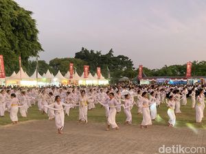Tari Widya Mahottama Massal Buka Festival Literasi dan Pendidikan Klungkung