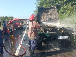 Diduga Korsleting, Land Cruiser Klasik Terbakar di Tol Palikanci