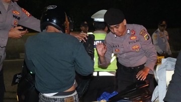 4 Pria di Jakbar Terjaring Razia Polisi, Terciduk Bawa Tramadol hingga Sabu