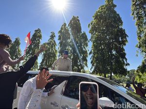 Prabowo Tiba di Renon Denpasar Pakai Helikopter, Siswa Teriakkan MBG