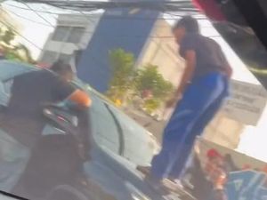 Pemotor yang Teriak Tabrak Lari Ternyata Tabrakan Diri ke Fortuner di Jakpus