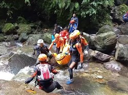 Wisatawan Tewas Tenggelam Saat Berenang di Curug Ciparay Bogor