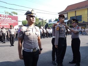 11 Taruna Akpol Diterjunkan Latihan Kerja di Bojonegoro