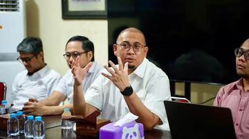 Andre Rosiade Satukan Seluruh Elemen Semen Padang FC, Target Juara &amp; Promosi ke Liga 1