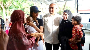 Kunjungi Panti Anak Terlantar, Putri Andre Rosiade Bantu Rp 30 Juta