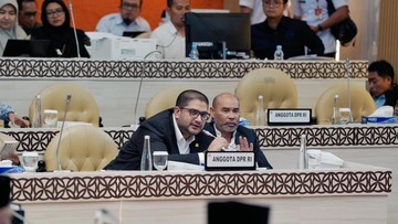 Rajiv Tegur Bulog Bangkalan Beri Beras Bantuan Pangan Tak Layak Konsumsi