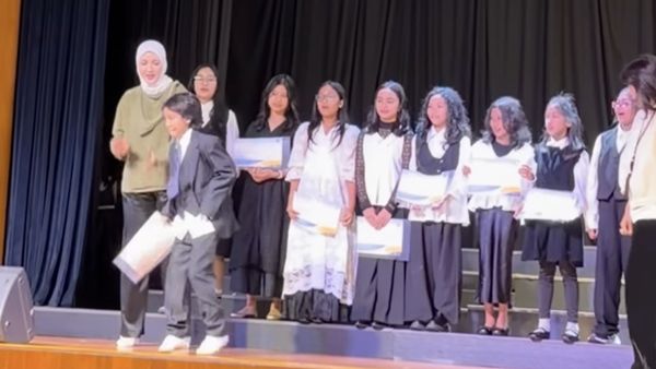 Gemas! Putra Bungsu Dwi Sasono-Widi Mulia Moonwalk di Panggung Naik Jenjang MYP