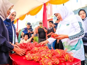 Khofifah Terus Gencarkan Pasar Murah Perkuat Daya Beli Masyarakat Jatim