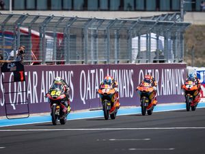 Crash Horor saat Last Lap! Begini Nasib Pebalap yang Terlindas di Moto3 Hungaria