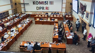 Legislator Usul Usia Pensiun Polri Dibedakan: Jenjang Jenderal 61-63 Tahun