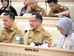 Rapat Bareng DPR, Mendagri Beberkan Solusi Penataan PPPK di Daerah
