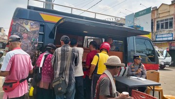 Polda Sumsel Kenalkan Layanan 110 ke Warga hingga Pedagang Lewat 'Bang Kopling'