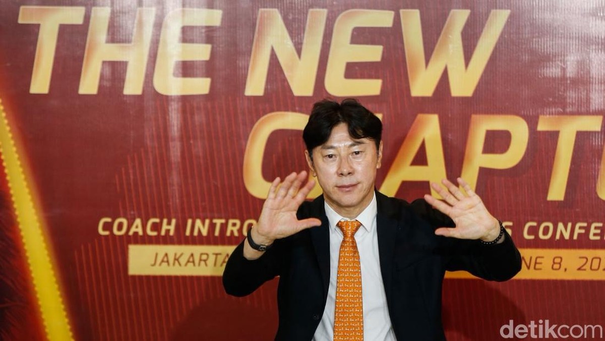 Momen saat Persija Jakarta memperkenalkan Shin Tae-yong. (Foto: Rifkianto Nugroho/detikFoto)