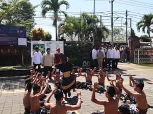 Kunjungi Sekolah Rakyat di Tabanan, Prabowo Disambut Tari Kecak