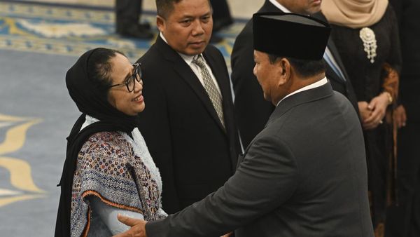 Prabowo Ganti Pucuk Pimpinan BGN, Nanik S. Deyang Resmi Nahkodai Program Gizi Nasional