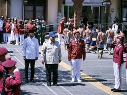 Kunjungi SRMP 17 Tabanan, Prabowo Beri Pesan Ini untuk Para Siswa