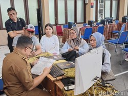 Hari Terakhir PCMB Jabar 2026: Server Error, Ortu Siswa Panik