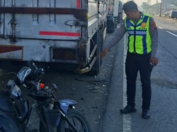 Pemotor Tewas Usai Tabrak Truk Parkir di Beji Pantura Batang