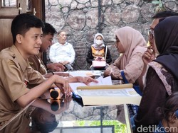 Daftar Sekolah Terkendala KK, Puluhan Wali Murid Datangi Disdik Semarang