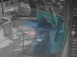 Aksi Satpam di Cileungsi Cosplay Maling Motor di Tempat Kerja Sendiri