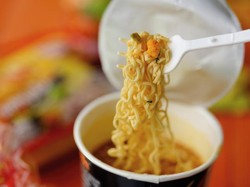 Keren! Korea Selatan Olah Sampah Cup Mie Instan Jadi Bahan Baku Plastik