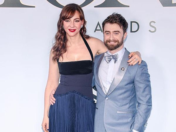 Gaya Daniel Radcliffe dan Pacar di Tony Awards 2026, Beda Tinggi Badan Disorot