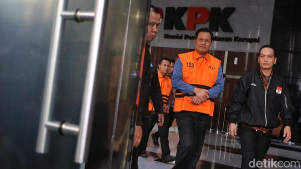 Dari Kursi Bupati ke Balik Jeruji, Edison Resmi Ditahan KPK
