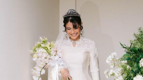 Foto: Elegan Gaun Pengantin Didiet Maulana di Royal Wedding Malaysia