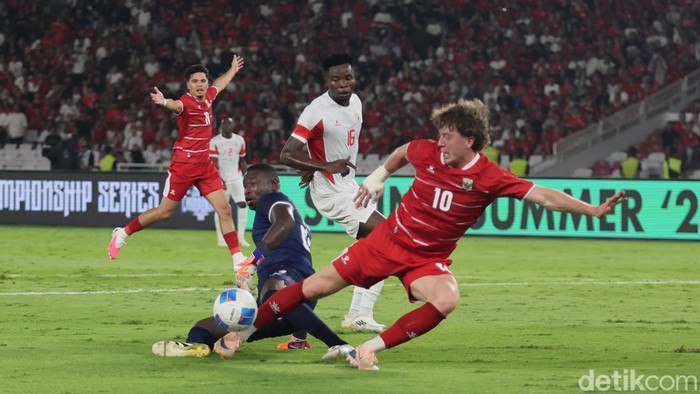 Timnas Indonesia meraih kemenangan tipis 1-0 atas Mozambik dalam laga FIFA Matchday yang berlangsung di Stadion Utama Gelora Bung Karno (SUGBK), Jakarta, Selasa (9/6/2026). Gol tunggal yang dicetak Ole Romeny pada babak pertama menjadi penentu kemenangan skuad Garuda.