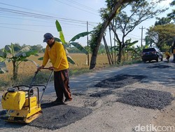 Pemprov Jateng Perbaiki Jalan Randublatung-Cepu Blora
