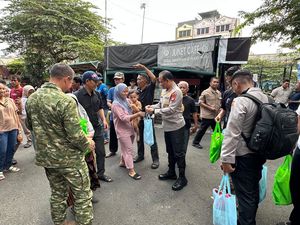 Momen Pangdam Jaya-Kapolda Metro Sapa dan Serap Curhat Masyarakat