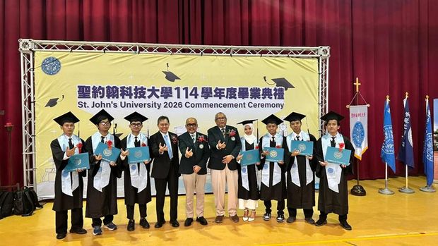 Kisah Inspiratif 3 Mahasiswa KIP-K Unusa Raih Double Degree di Taiwan Tiga mahasiswa penerima Kartu Indonesia Pintar Kuliah (KIP-K) Universitas Nahdlatul Ulama Surabaya (Unusa) berhasil meraih gelar ganda (double degree) di St. John's University, Taiwan.