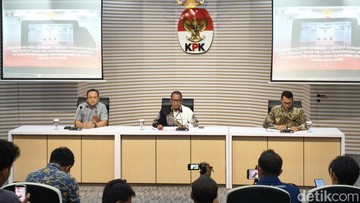 Bupati Muara Enim Perintahkan Sekdis Bikin Rekening Penampung Duit Suap