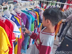 Harapan Besar Pedagang Jersey di Tasikmalaya Jelang Piala Dunia 2026