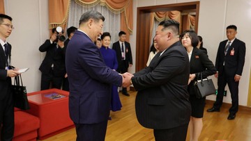 Pertemuan Xi Jinping dan Kim Jong Un Jadi Sorotan Dunia