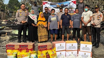 Polda Sumsel Salurkan Bantuan untuk Korban Kebakaran di Prabumulih